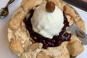 Cafe BingGo in Shin-Okubo
