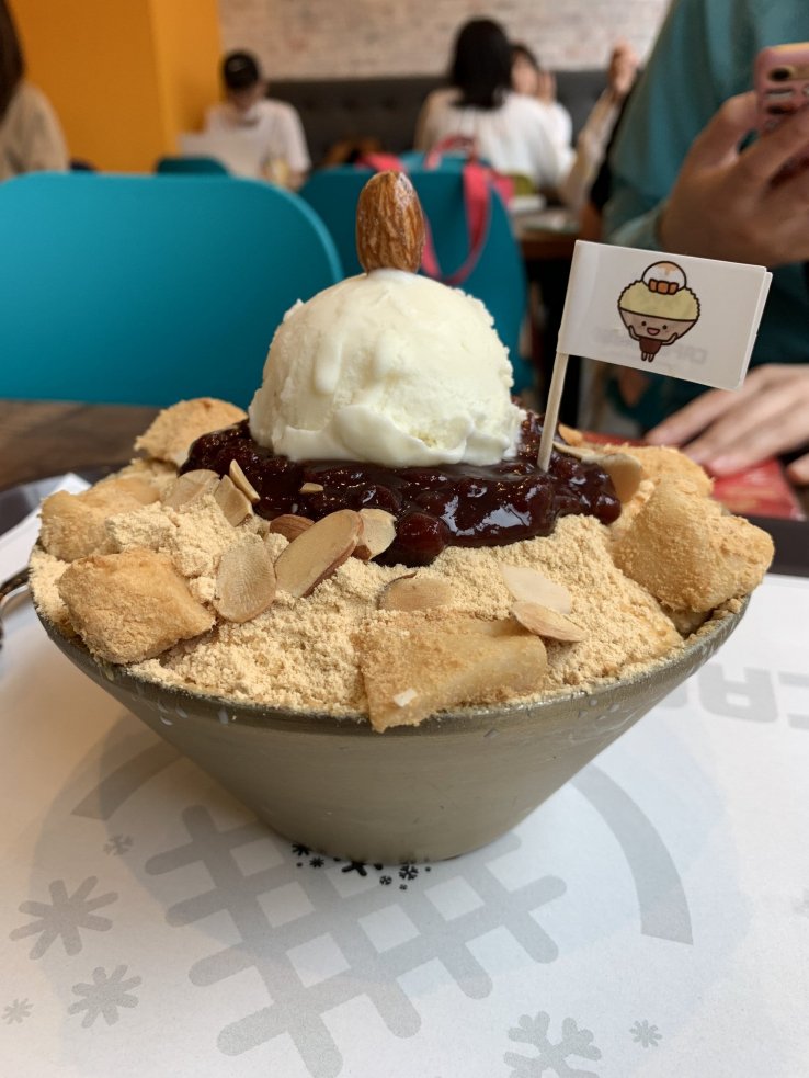 Kinako - roasted soy bean - flavoured bingsu.
