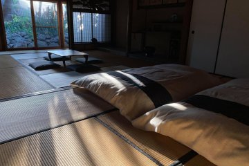 The living rooms of 'kominka' all have wooden flooring, while the bedrooms are Japanese traditional tatami room style. Here instead of a bed you will be sleeping in a cozy futon, (Japanese style mattress)