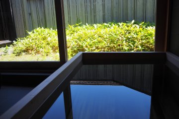 After a long day of island adventures you can restore your energy in this aromatic cypress wood bathtub