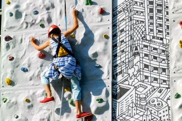 <p>Climbing all over Tokyo.</p>