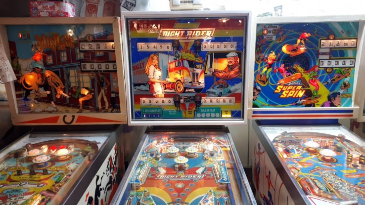 Retro lovers will go nuts over these pinball machines 