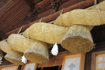 Grand shimenawa of Suwa Taisha