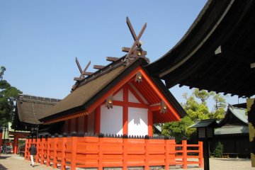 The interesting architecture of Sumiyoshi Taisha 