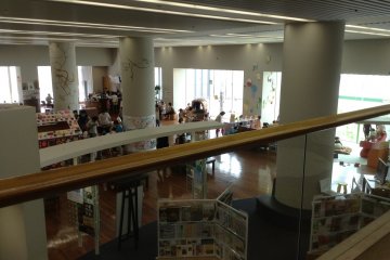 The museum is great for families. The displayed artwork has very few pictures of violence or nudity. Moreover, half of the 7th floor is devoted to play or art creation areas for children.