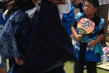 The dragon watches the audience