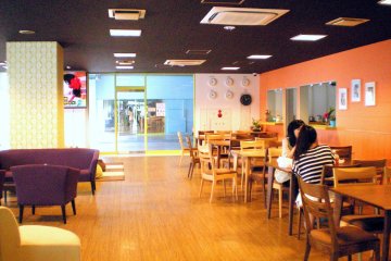 <p>Oakhouse Kamata 260 Ground Floor Caf&eacute; Lounge</p>