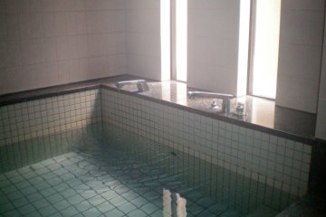 <p>Oakhouse Kamata 260 public bath</p>
