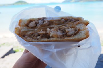 A peanut chicken curry sandwich! 