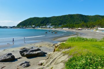 Hayama Isshiki Beach in June