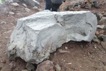 Some 'ripped' stones speak of a volcanic origin