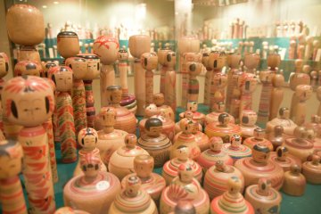 Inside Miyagi Zao Kokeshi-kan