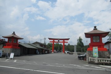 Fujisan Hongu Sengen Taisha approaching