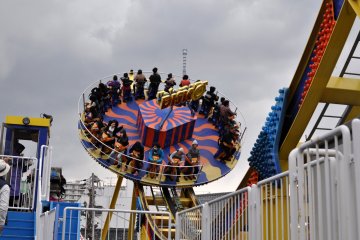 Retro rides at Hanayashiki Amusement park