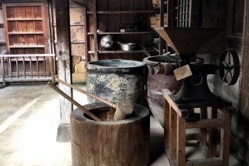Antique kitchen ware and tools 