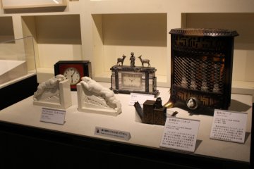 Old clocks, radio and decorations
