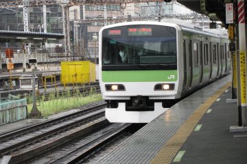 Yamanote Line train in Tokyo