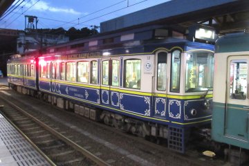 Retro-style Enoden carriage 