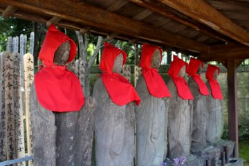 Jizo statues at the Gotokuji cemetery
