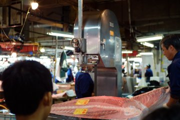 Tuna cutting at Adachi Market