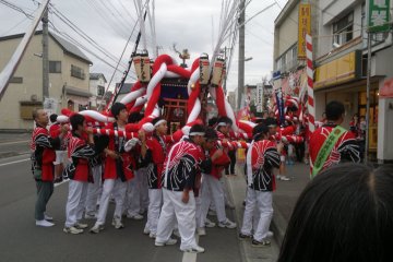 A junior high school mikoshi