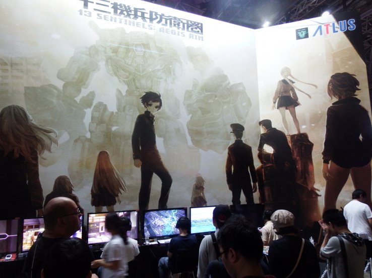 Line up to play the latest games--and pre-releases.