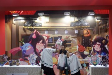 Characters at booths are super cute~