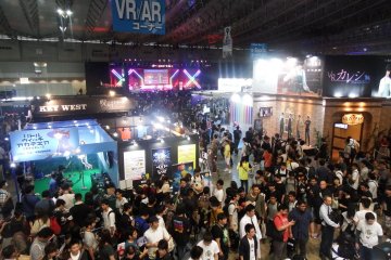 Look at those crowds!