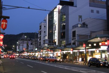 Gion Shijo at night