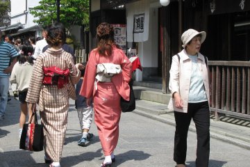Kimono in Kyoto look quite natural