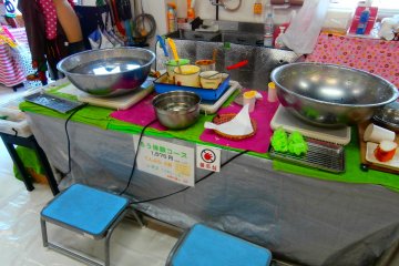 <p>Jika anda memilih kursus lilin, ini akan menjadi dapur anda untuk hari ini (anda akan mendapatkan pengalaman membuat selada dan tempura)</p>
