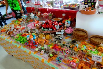 <p>Dan masih banyak lagi</p>
