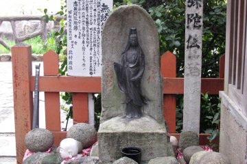 Small cemetery and Jizo statues