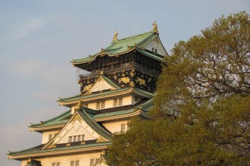 Osaka Castle coloured by the sun