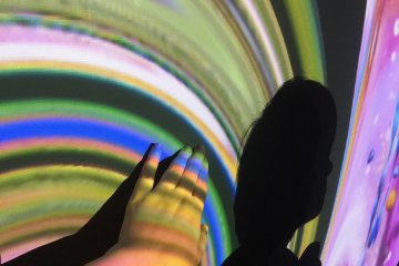 Swirl the colors