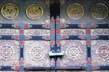 Tokugawa kamon in Nikko