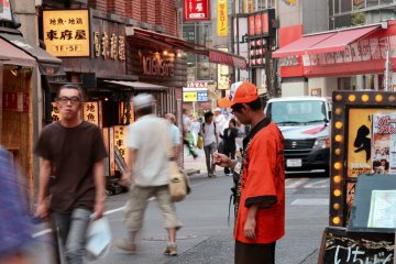 <p>Several restaurants employ&nbsp;hosts that attract and invite customers</p>