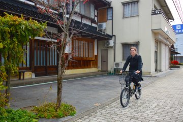 Tsurugi is an ancient town with a deep Edo vibe.