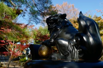 The sculptures at Gotokuji are exquisite