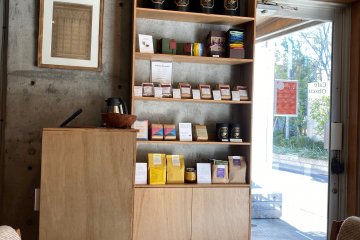 Coffee beans or drip packs can be purchased to go