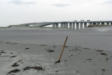 Huge modern bridge in Bentenjima