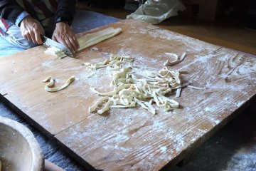 Cutting the noodles