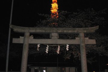 Shinto shrine near Tokyo Tower