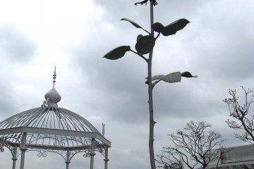 Huge metal rose, Roppongi