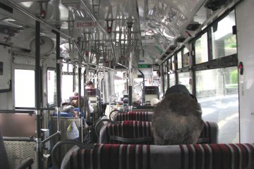 Local bus to Kurahashi-jima