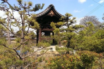 The bell tower of Nanshu-ji Temple 