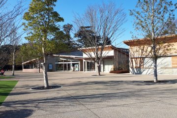 Souvenir store