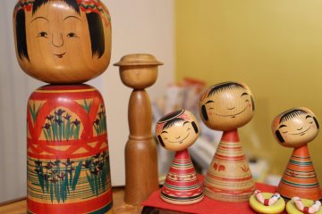 Different shapes of Tsuchiyu kokeshi