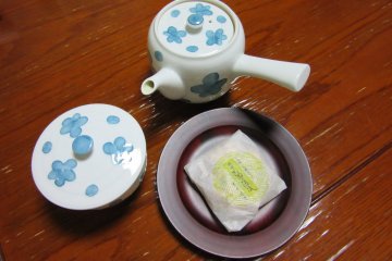 It's nice to have some green tea after onsen 