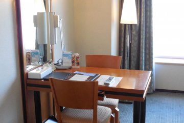 Executive Twin room - a desk for two